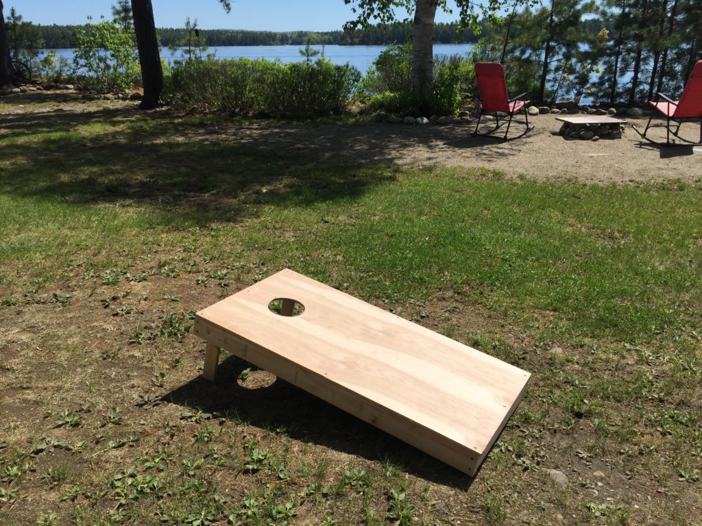 Cornhole board